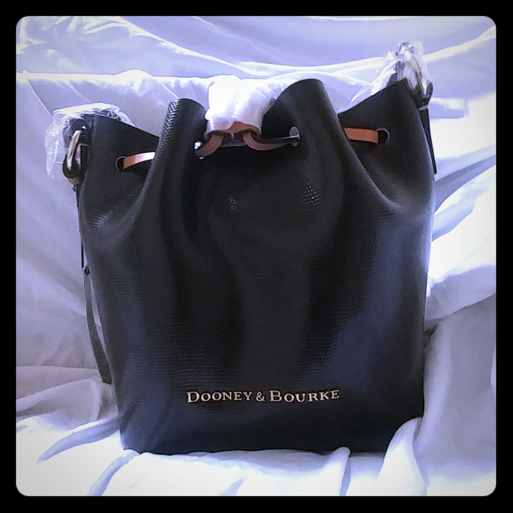 Dooney & Bourke brand new Serena crossbody bag